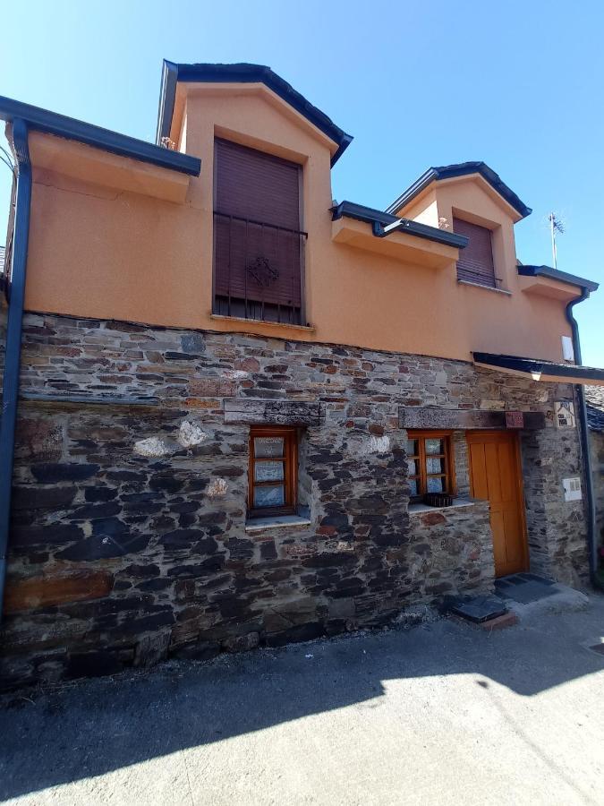 Gasthaus Casa De Abril 1 San Cristobal de Valdueza Exterior foto