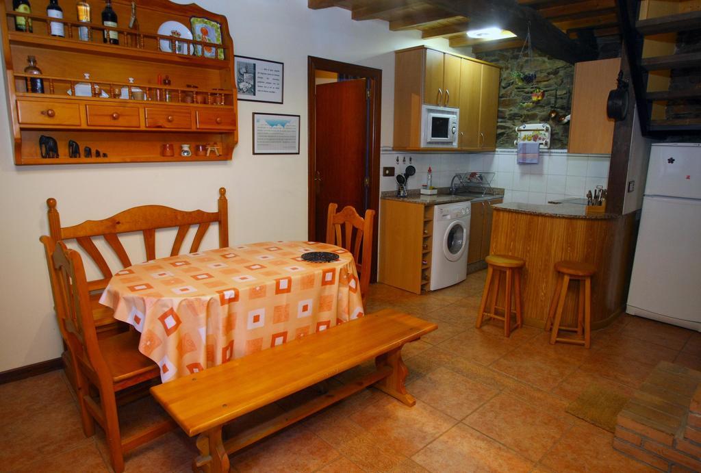 Gasthaus Casa De Abril 1 San Cristobal de Valdueza Exterior foto